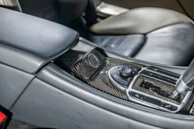 25万ドル〜35万ドル（邦貨換算約3730万円〜5220万円）で現在も販売中のメルセデス・ベンツ「SL65 AMG ブラックシリーズ」（C）Courtesy of RM Sotheby's