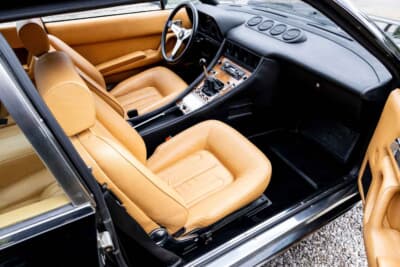 8万2800ユーロ（邦貨換算約1325万円）で落札されたフェラーリ「400i」（C）Bonhams