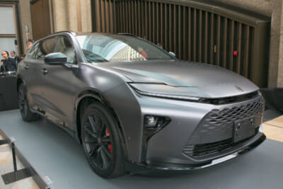 トヨタ クラウンエステート：今夏に発売予定の特別仕様車はマットブラックのボディカラーが特徴