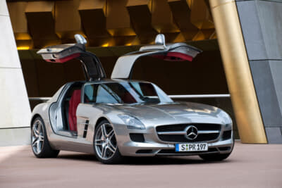 優雅なスタイルも特徴のSLS AMG