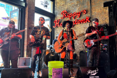 ノリのいいカントリー・ロックを聴かせてくれた