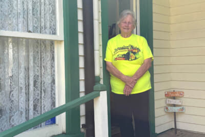 ツアー・ガイドのジェーイさん