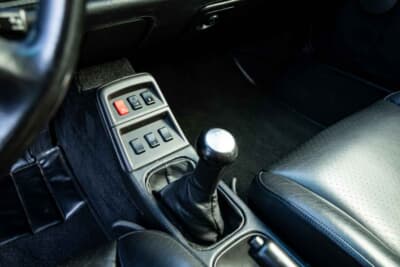 21万8500ユーロ（邦貨換算約3500万円）で落札されたポルシェ「911ターボ クーペ」（C）Courtesy of RM Sotheby's