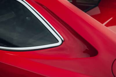 5万6350ユーロ（邦貨換算約900万円で落札されたフェラーリ「ディノ308GT4」（C）Bonhams