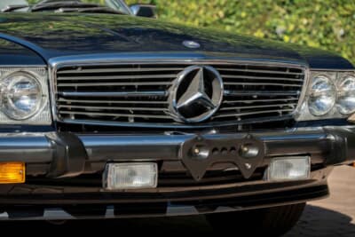 7万8400ドル（邦貨換算約1170万円）で落札されたメルセデス・ベンツ「560SL」（C）Courtesy of RM Sotheby's