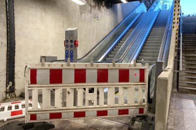 ドイツの駅あるあるのエスカレーター故障。重い荷物を持っているときは地獄です