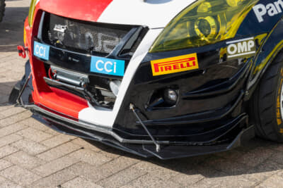 スズキ スイフトスポーツ：リップスポイラーとサイドステップは汎用品を取り付けている