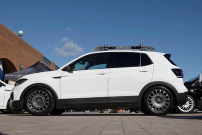 フォルクスワーゲン T-Cross：サスペンションはKWのV1で、乗り心地が悪化しにくい一方でしっかりと車高を下げられる