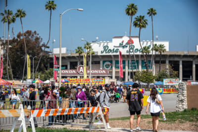 ローズ・ボウル・スタジアムで毎月第2日曜日に行われているフリーマーケット