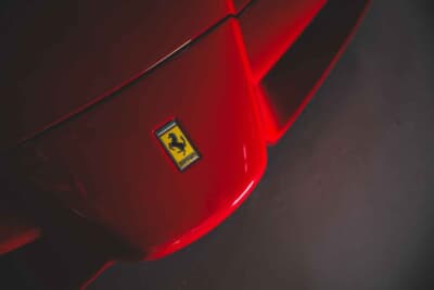 550万ドル～650万ドル（邦貨換算約8億2500万円〜9億7500万円）で現在も販売中のフェラーリ「エンツォ フェラーリ」（C）Courtesy of RM Sotheby's