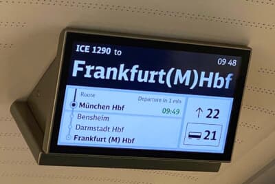 高速鉄道ICE（インターシティ エクスプレス）は遅延がとても有名ですが、この日はミラクルなのか定時出発でした