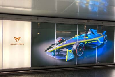 ドイツで大人気のセアト クプラの広告。フォーミュラEにヤマハエンジンで参戦中