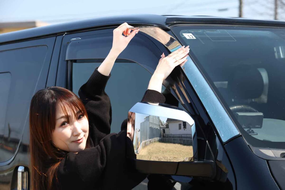 ◯◯◯◯（Aピラーデカール）：Aピラーの下側から空気を抜くように貼ると綺麗に仕上がる
