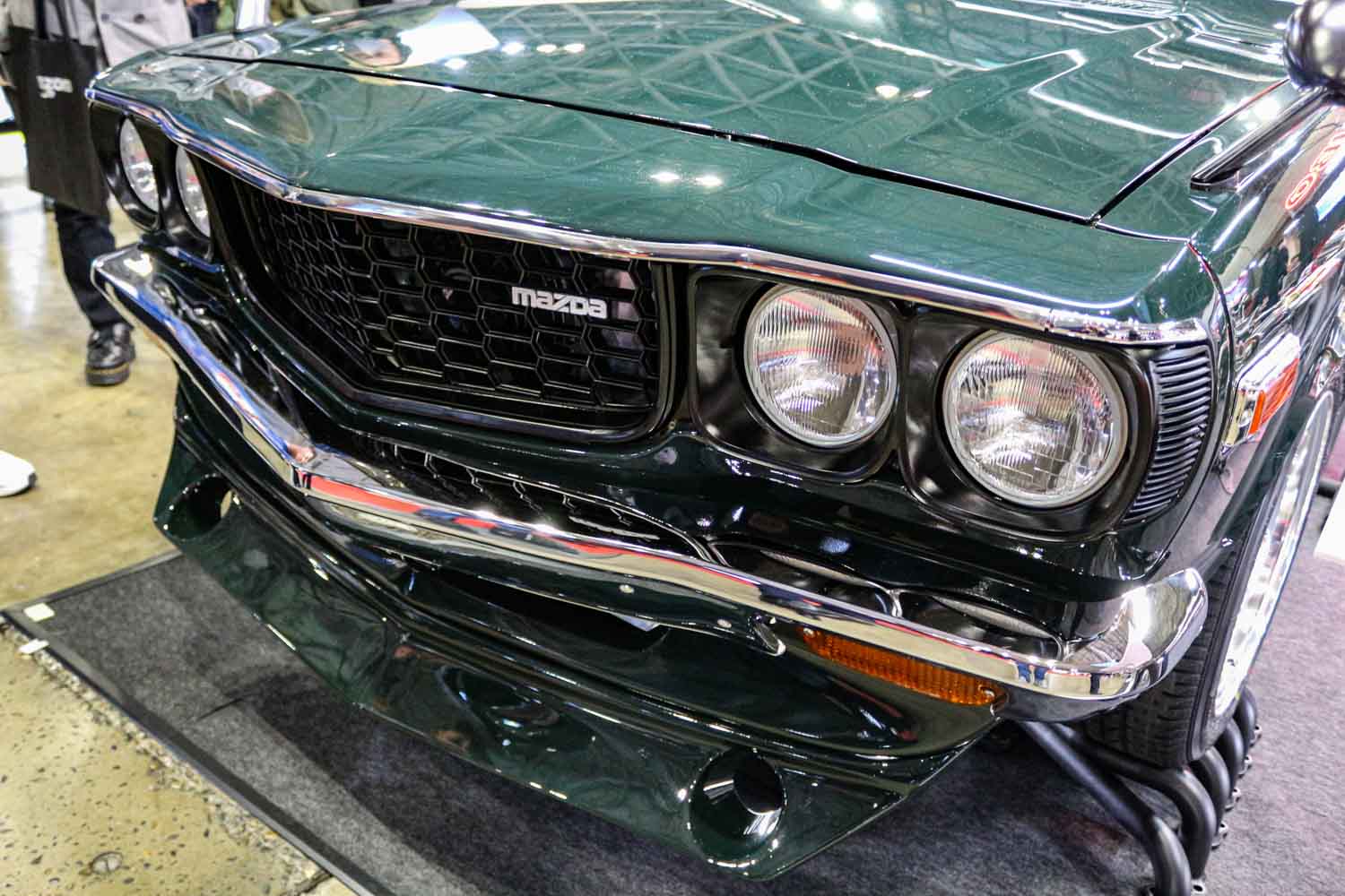 国産旧車カスタムのお手本！ 懐かしのマツダ「サバンナRX-3」と