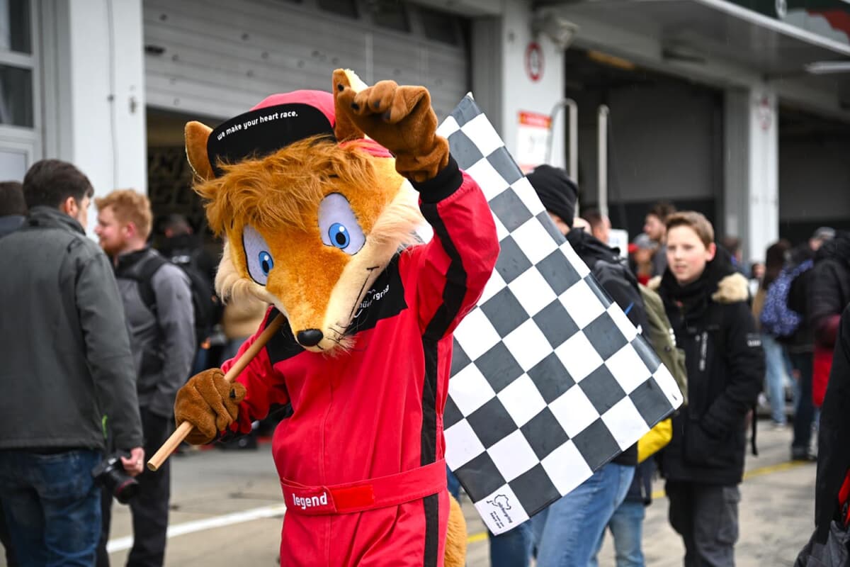 ニュルブルクリンクのマスコットキャラクター、レジェンドくん