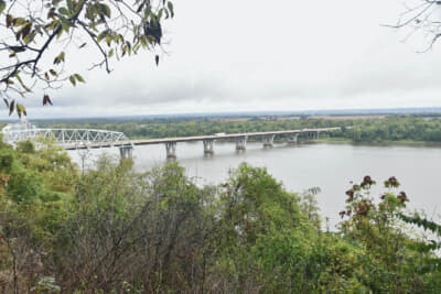 灯台からミシシッピ川を見下ろす