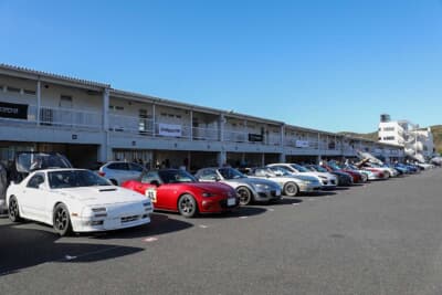 サーキット体験イベントにも、たくさんのマツダ車ユーザーが参加