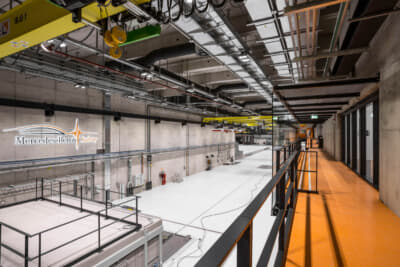 2016年新たに完成したジンデルフィンゲンの近代的なメルセデス・テクノロジーセンター(MTC)の内部