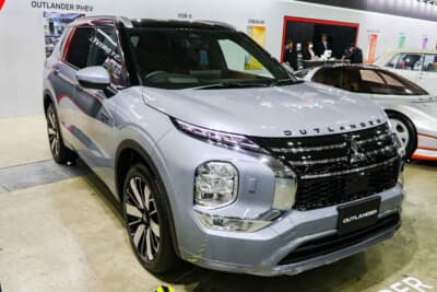 2024年 三菱 アウトランダーPHEV