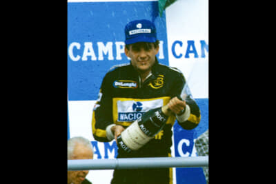 1985年ポルトガルGPで優勝を果たしたアイルトン・セナ