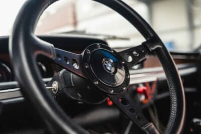  50万ユーロ～65万ユーロ（邦貨換算約8050万円〜1億465万円）で現在も販売中のBMW「3.0CSL バッドモービル」（C）Courtesy of RM Sotheby's