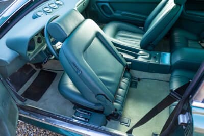 9万2000ユーロ（邦貨換算約1470万円）で落札されたフェラーリ「400i オートマチック」（C）Bonhams