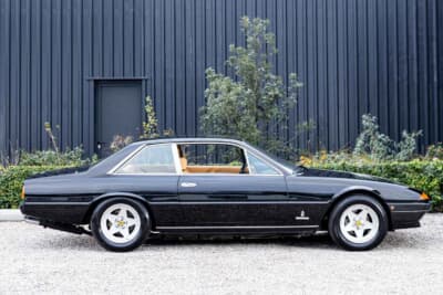 8万2800ユーロ（邦貨換算約1325万円）で落札されたフェラーリ「400i」（C）Bonhams