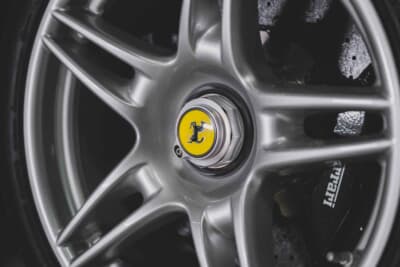 550万ドル～650万ドル（邦貨換算約8億2500万円〜9億7500万円）で現在も販売中のフェラーリ「エンツォ フェラーリ」（C）Courtesy of RM Sotheby's