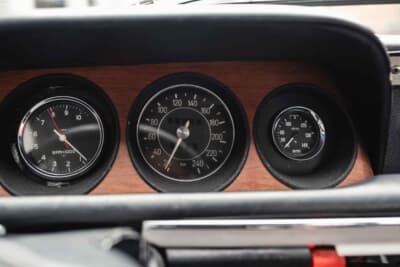  50万ユーロ～65万ユーロ（邦貨換算約8050万円〜1億465万円）で現在も販売中のBMW「3.0CSL バッドモービル」（C）Courtesy of RM Sotheby's