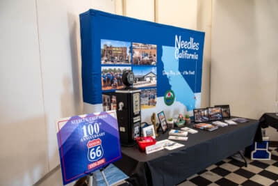 ニードルス駅のビジターセンターでもルート66の100周年に向けてアピールしていた