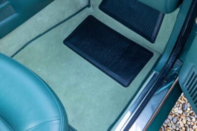 9万2000ユーロ（邦貨換算約1470万円）で落札されたフェラーリ「400i オートマチック」（C）Bonhams