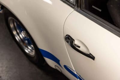 71万3750ユーロ（邦貨換算約1億1430万円）で落札されたポルシェ「911カレラRS 2.7」（C）Courtesy of RM Sotheby's