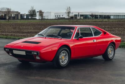 5万6350ユーロ（邦貨換算約900万円で落札されたフェラーリ「ディノ308GT4」（C）Bonhams