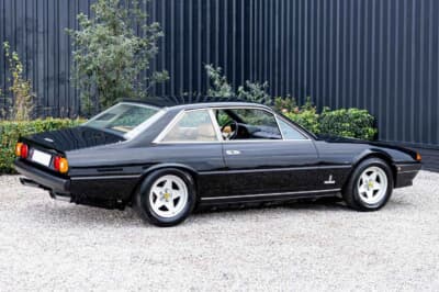 8万2800ユーロ（邦貨換算約1325万円）で落札されたフェラーリ「400i」（C）Bonhams