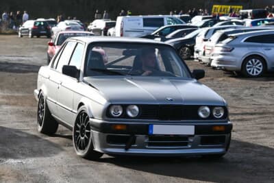 ドイツでも1980年～1990年代の旧車は若者に大人気