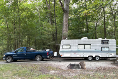 クラシックなモーターホーム。憧れます