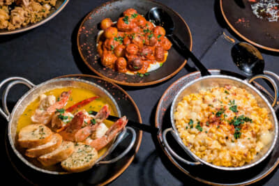 スペイン料理店ソル・イ・ソンブラでタパス料理をいただく