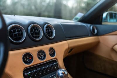 12万750ユーロ（邦貨換算約1935万円）で落札されたフェラーリ「456M GT」（C）Bonhams