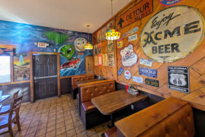 店内はにぎやかな雰囲気