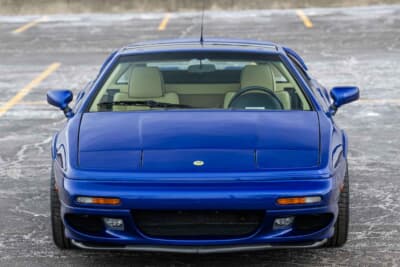 15万1200ドル（邦貨換算約2255万円）で落札されたロータス「エスプリV8」（C）Courtesy of RM Sotheby's