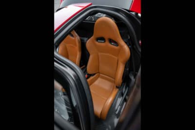 550万ドル～650万ドル（邦貨換算約8億2500万円〜9億7500万円）で現在も販売中のフェラーリ「エンツォ フェラーリ」（C）Courtesy of RM Sotheby's