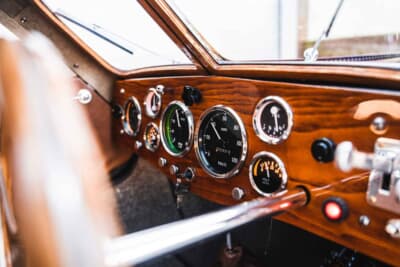 9万ユーロ（邦貨換算約1450万）で落札されたブガッティ「T57SCクーペ・アトランティーク ジュニアカー」（C）Courtesy of RM Sotheby's