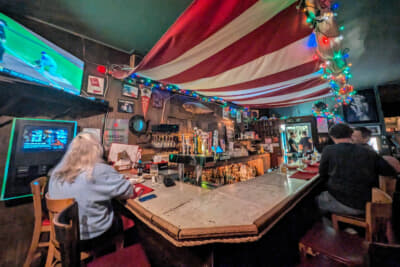 クラシックな店内で軽くお酒を飲むのも楽しいだろう