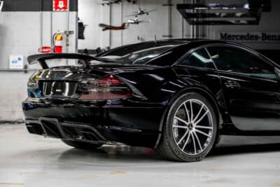 25万ドル〜35万ドル（邦貨換算約3730万円〜5220万円）で現在も販売中のメルセデス・ベンツ「SL65 AMG ブラックシリーズ」（C）Courtesy of RM Sotheby's