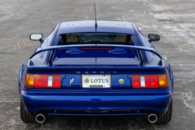 15万1200ドル（邦貨換算約2255万円）で落札されたロータス「エスプリV8」（C）Courtesy of RM Sotheby's