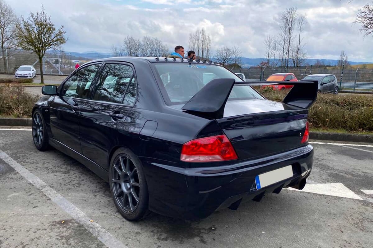 日本でもなかなか見かけなくなった三菱 ランサーエボリューション