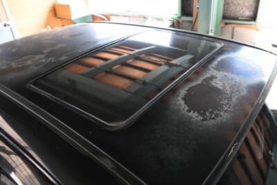 とりあえずこの倉庫があれば、ということで外板補修はこれから手を入れていくことになる