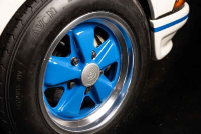 71万3750ユーロ（邦貨換算約1億1430万円）で落札されたポルシェ「911カレラRS 2.7」（C）Courtesy of RM Sotheby's