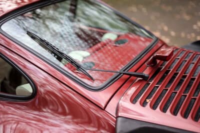 26万2500ユーロ（邦貨換算約4230万円）で落札されたポルシェ「911ターボ フラッハバウ」（C）Courtesy of RM Sotheby's