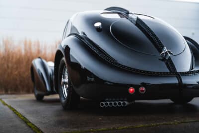 9万ユーロ（邦貨換算約1450万）で落札されたブガッティ「T57SCクーペ・アトランティーク ジュニアカー」（C）Courtesy of RM Sotheby's